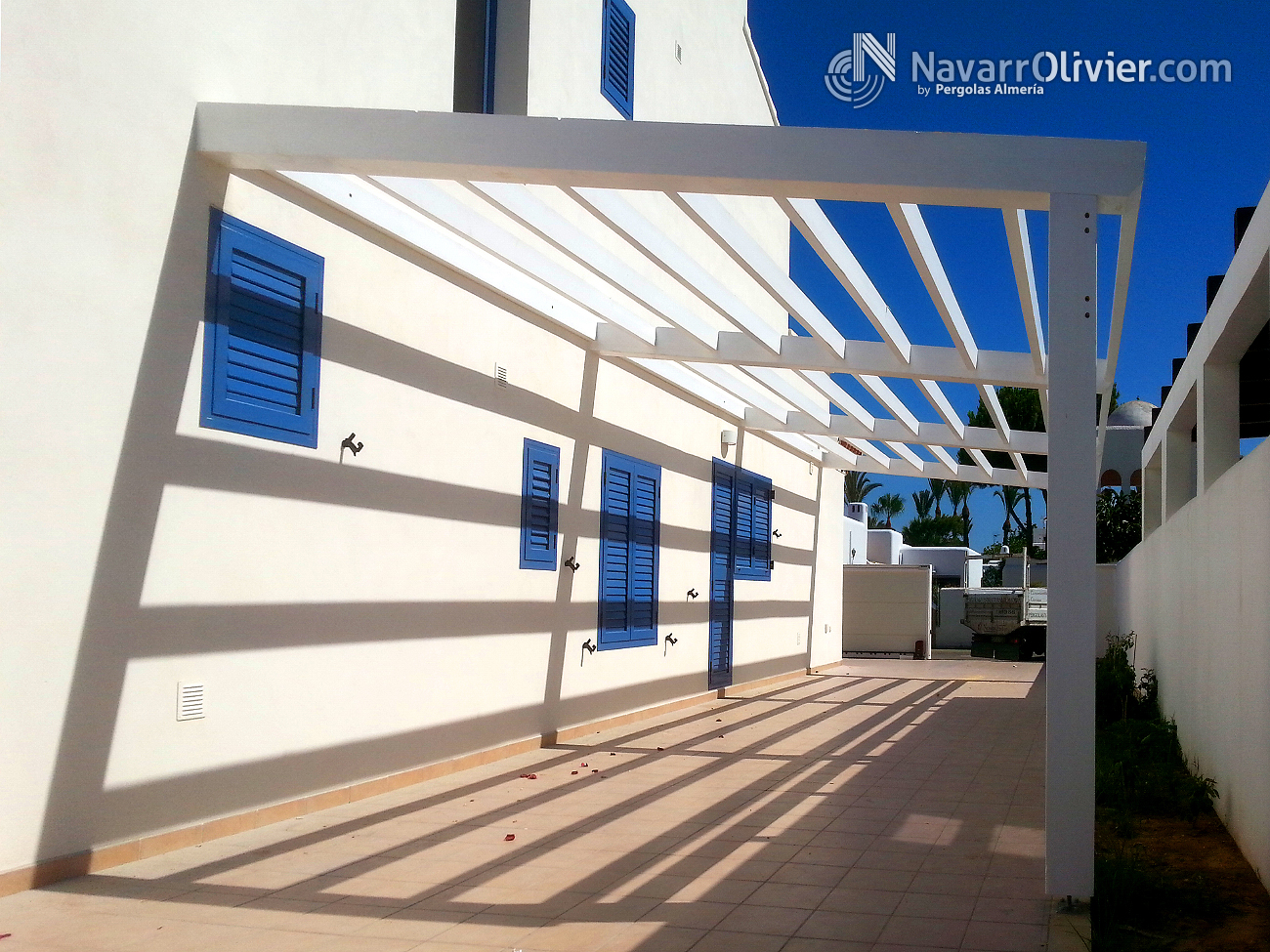 Estructura de madera para pérgola parking en Almería