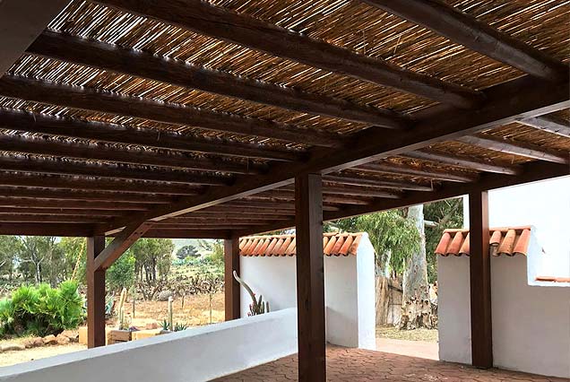 Pergola rústica para salón de celebraciones en Genoveses, Almería