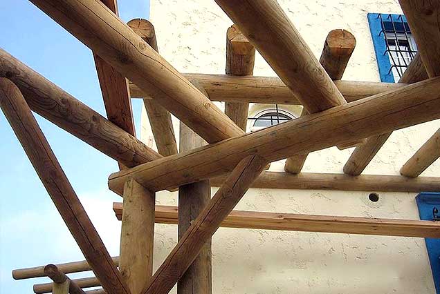 Pérgola de tronco calibrado para cubierta vegetal