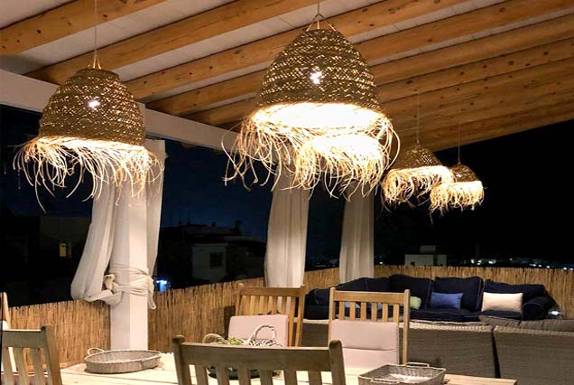 Terraza de madera natural para aíco en Mojácar