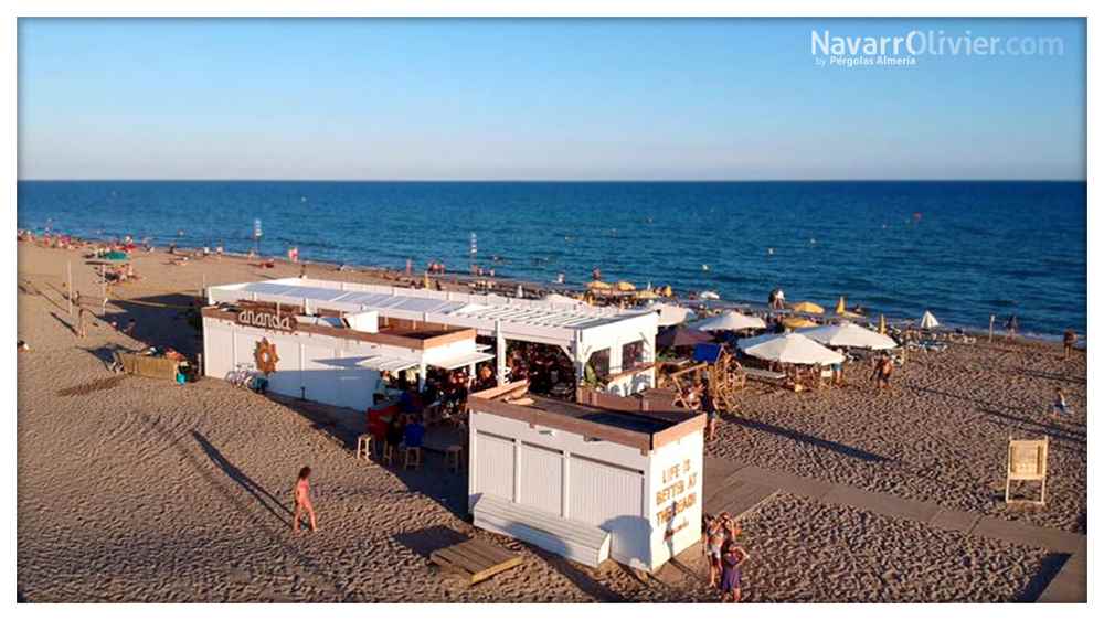 Chiringuito desmontable con pergola en Barcelonar